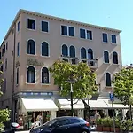 Hotel Cristallo 2*