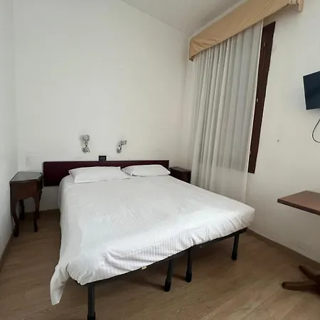 Cristallo Hotel 2*