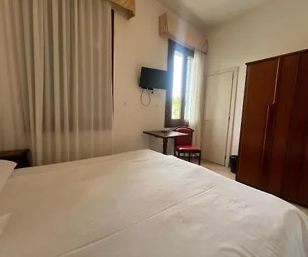 Cristallo البندقية-ليدو