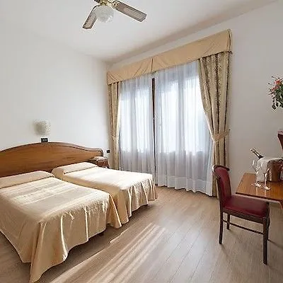 فندق Cristallo 2*