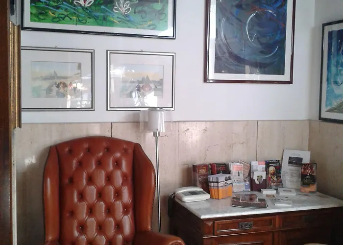 Cristallo מלון 2*