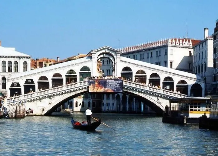 Cristallo מלון 2*