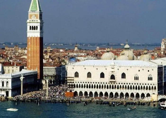 מלון Cristallo 2*