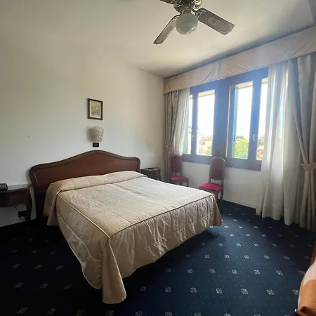 Cristallo Hotel 2*