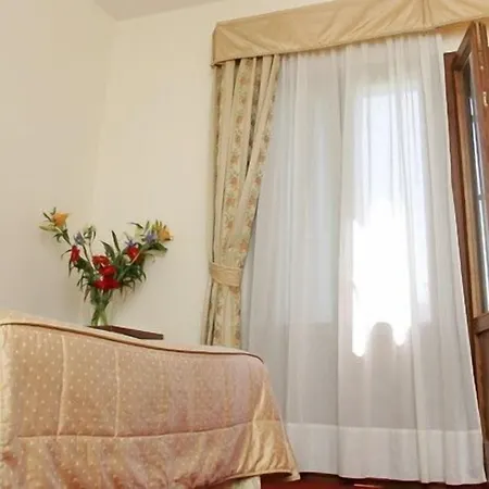 Cristallo Hotel 2*